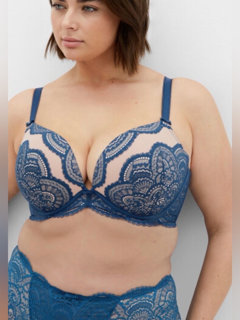 City Chic Ophelia Lagoon Lace Plunge Bra - Women's Intimates 38D-NWT